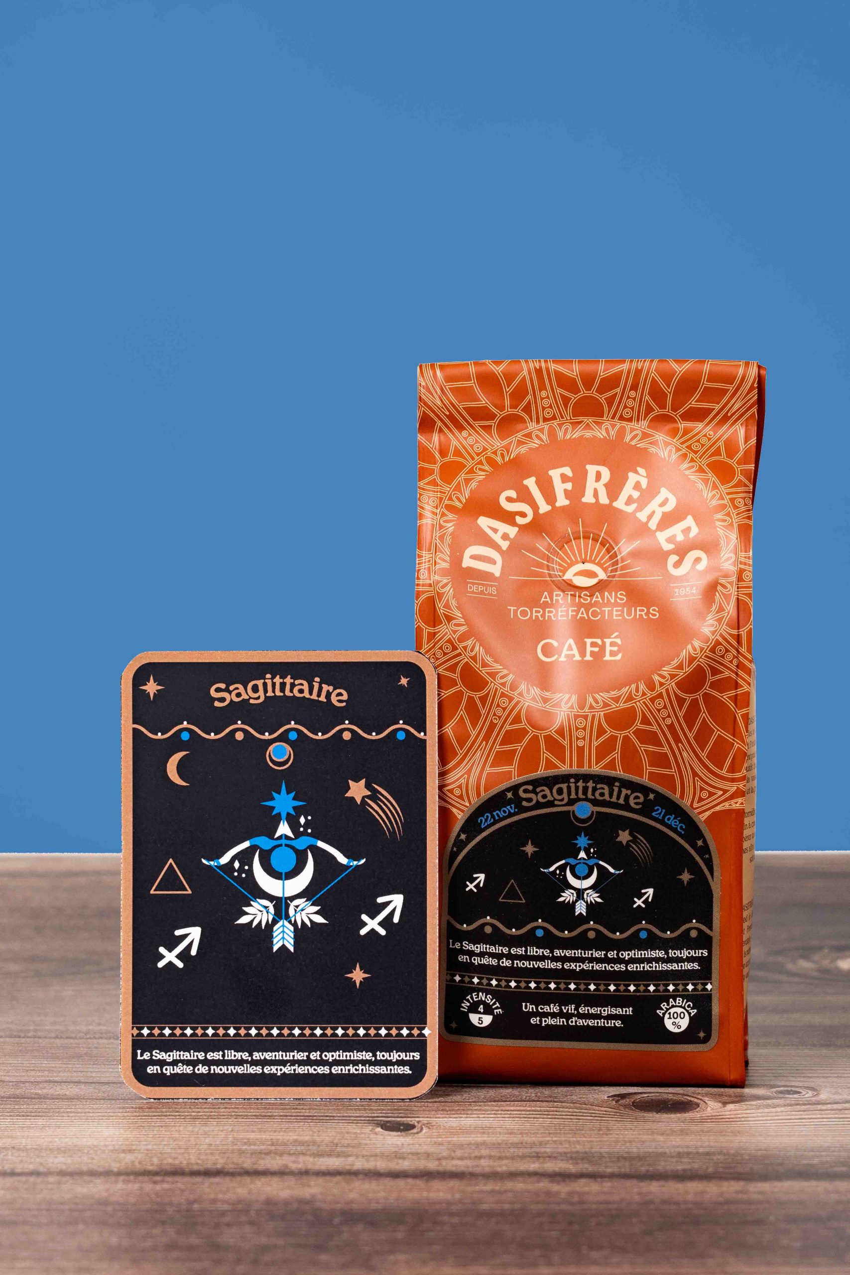 Café astrologique Sagittaire : un Arabica épicé et vif, fait pour les esprits libres. Un café d’aventure, changeant et audacieux comme son signe.
