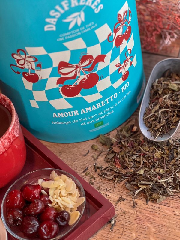 Amour Amaretto Bio – Mélange de thé vert et blanc à la cerise et aux amandes